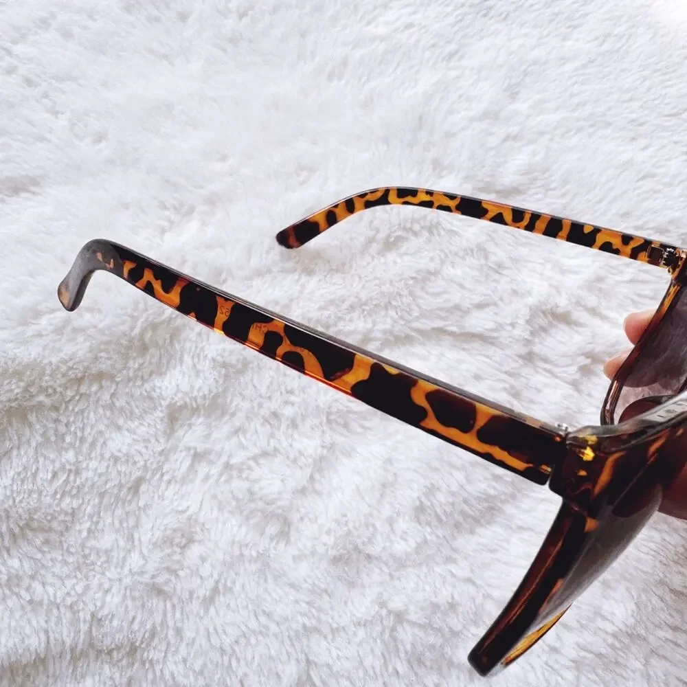 Kira Tortoise Brown & Black Oversized Sunglasses - Picture 4 of 11